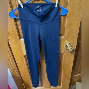 Nike leggings with pocket